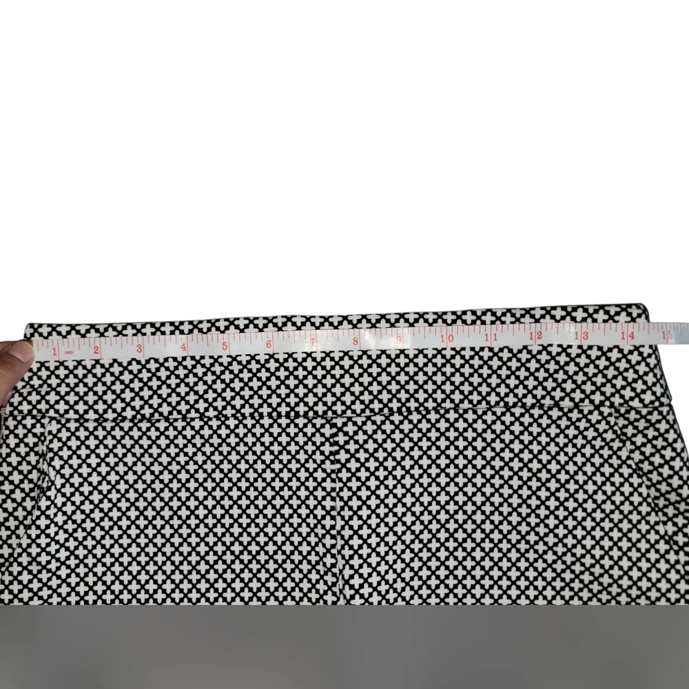 New York & Company STRETCH | Black And White Checkered Stretch Shorts Womens Med - Picture 4 of 10